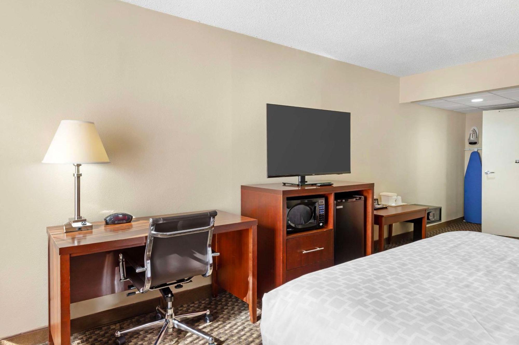 Clarion Pointe Research Triangle Park Durham Hotel Ngoại thất bức ảnh