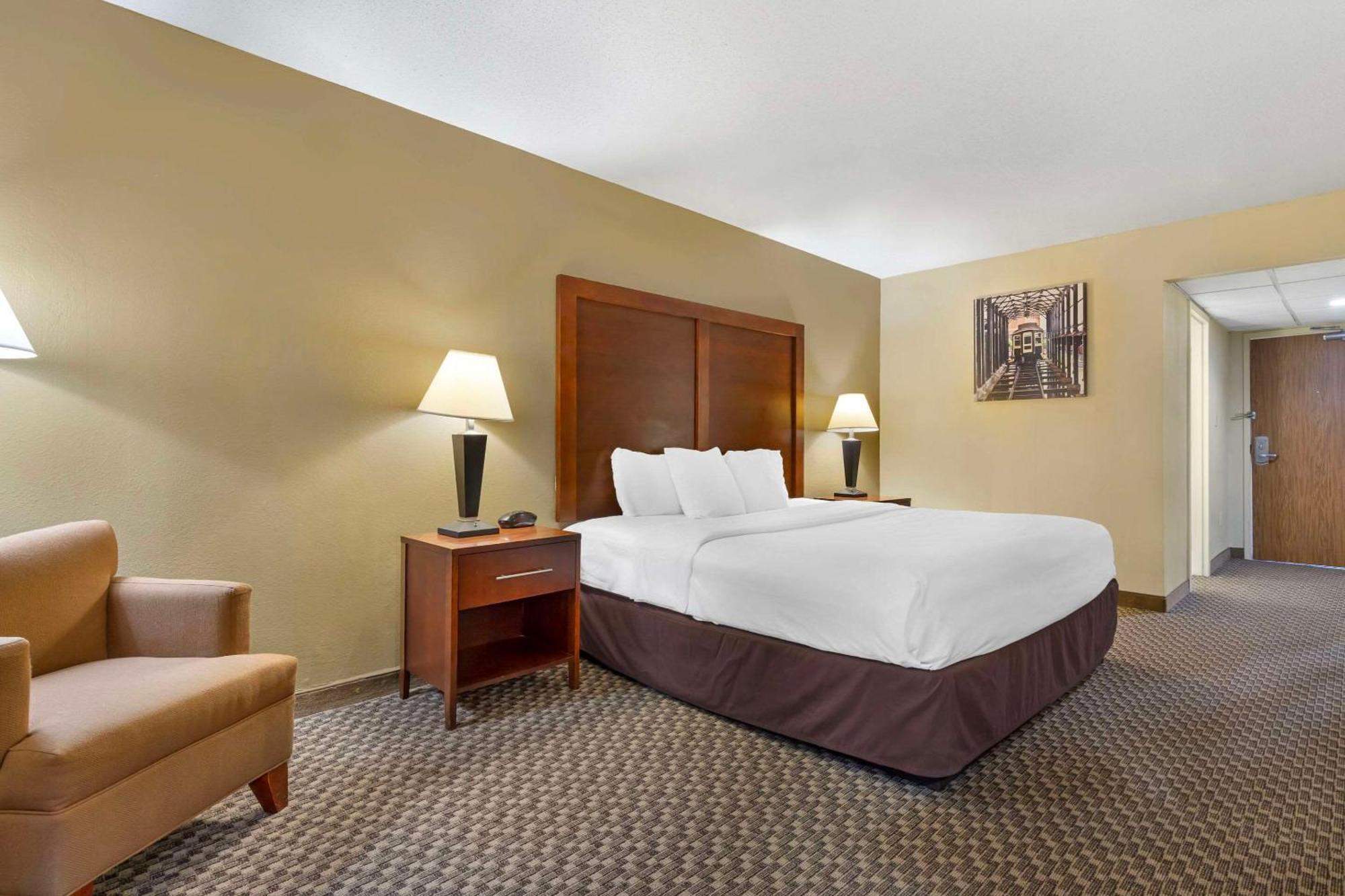 Clarion Pointe Research Triangle Park Durham Hotel Ngoại thất bức ảnh