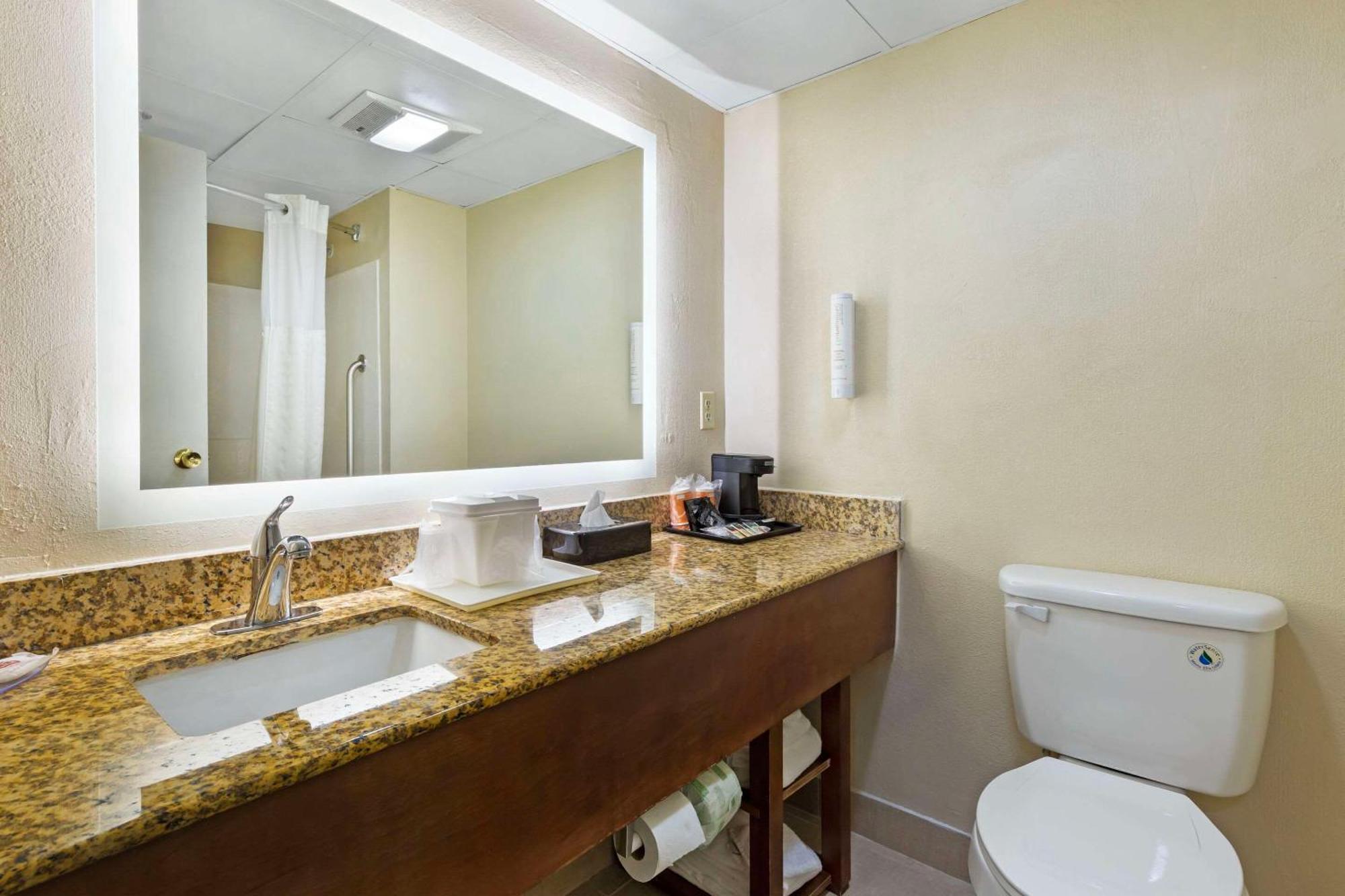 Clarion Pointe Research Triangle Park Durham Hotel Ngoại thất bức ảnh